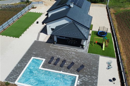 Photo 37 - Maison de 3 chambres à Proložac avec piscine privée et terrasse