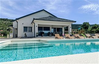 Photo 1 - Maison de 3 chambres à Proložac avec piscine privée et terrasse