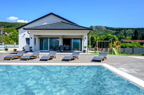 Photo 30 - Maison de 3 chambres à Proložac avec piscine privée et terrasse
