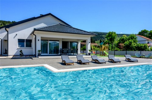 Photo 28 - Maison de 3 chambres à Proložac avec piscine privée et terrasse