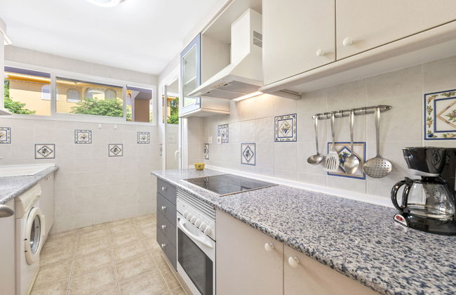 4 bedroom Apartment in Dénia with swimming pool and garden - Photo 4