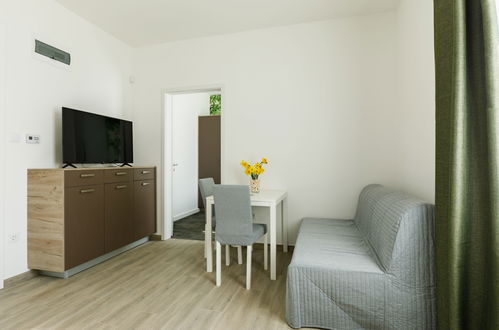 Foto 11 - Apartamento de 1 quarto em Balatonszárszó com jardim e terraço