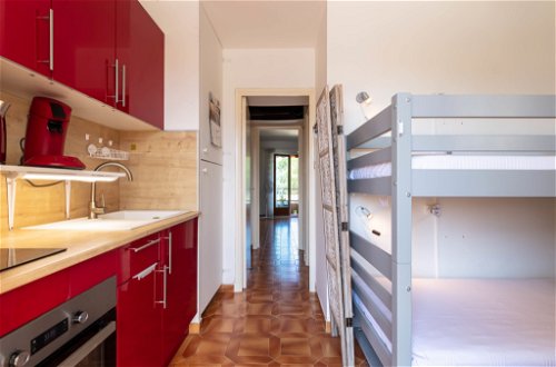 Foto 10 - Appartamento con 1 camera da letto a Hyères con vista mare