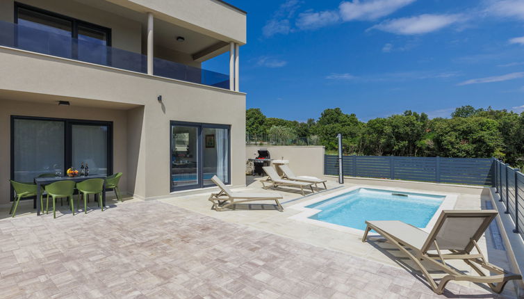 Photo 1 - Maison de 3 chambres à Medulin avec piscine privée et jardin