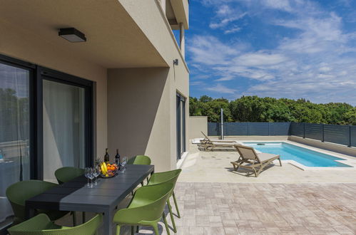 Photo 2 - Maison de 3 chambres à Medulin avec piscine privée et jardin