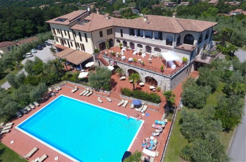 Photo 1 - Appartement en Soiano del Lago avec piscine et vues sur la montagne