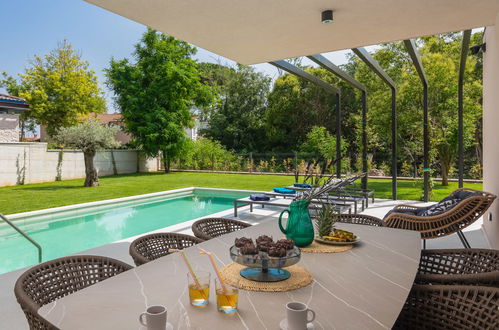 Photo 13 - Maison de 4 chambres à Poreč avec piscine privée et jardin