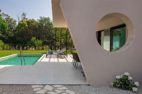 Photo 43 - Maison de 4 chambres à Poreč avec piscine privée et jardin