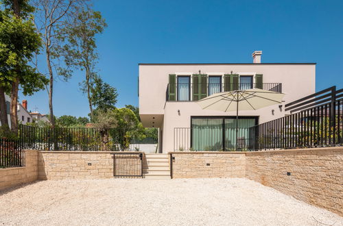 Foto 46 - Casa de 4 habitaciones en Poreč con piscina privada y vistas al mar