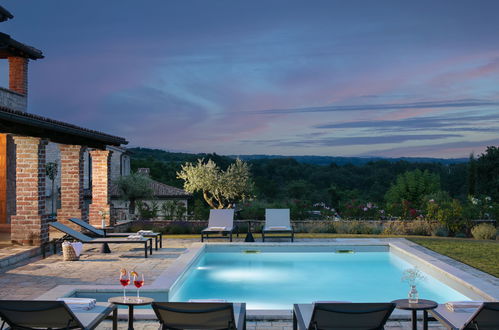 Photo 21 - Maison de 4 chambres à Sveti Lovreč avec piscine privée et jardin