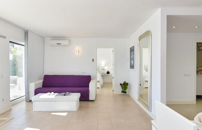 2 bedroom Apartment in San Bartolomé de Tirajana with swimming pool and terrace - Photo 6