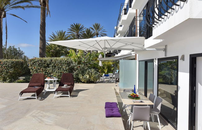 2 bedroom Apartment in San Bartolomé de Tirajana with swimming pool and terrace - Photo 2