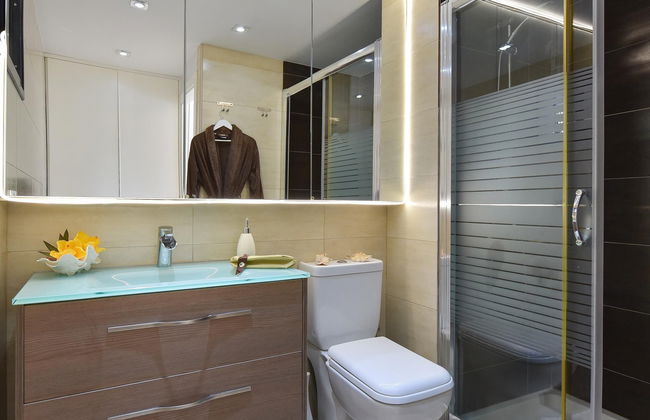 2 bedroom Apartment in San Bartolomé de Tirajana with swimming pool and terrace - Photo 10