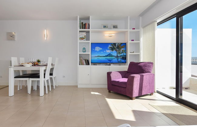 2 bedroom Apartment in San Bartolomé de Tirajana with swimming pool and terrace - Photo 3