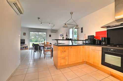 Photo 13 - 4 bedroom House in Saint-Georges-d'Oléron with garden and sea view