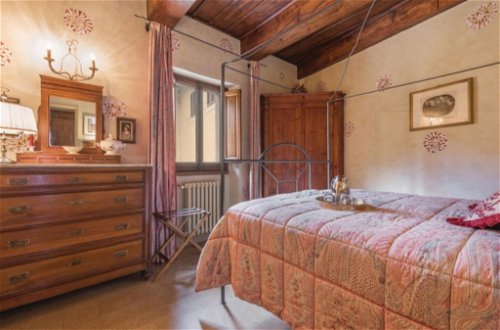 Photo 24 - 6 bedroom House in Borgo San Lorenzo with private pool and garden