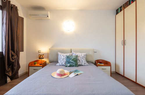 Foto 3 - Appartamento con 2 camere da letto a San Vito con terrazza e vista mare