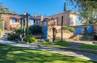 Foto 1 - Casa con 3 camere da letto a Fréjus con piscina privata e giardino