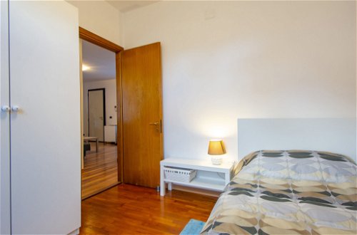 Foto 22 - Appartamento con 2 camere da letto a Lucca con giardino