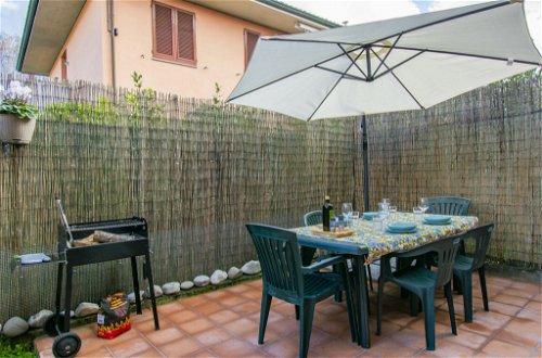 Foto 20 - Appartamento con 2 camere da letto a Lucca con giardino