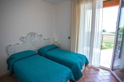 Foto 5 - Appartamento con 2 camere da letto a Moniga del Garda con piscina e vista sulle montagne