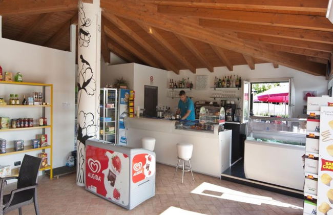 3 bedroom Apartment in Moniga del Garda with swimming pool and garden - Photo 15