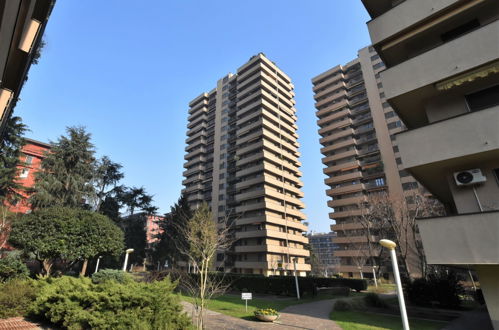 Foto 39 - Apartamento de 3 quartos em Milão com jardim
