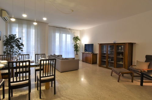 Photo 3 - 3 bedroom Apartment in Milan with garden