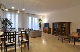 Photo 3 - 3 bedroom Apartment in Milan with garden