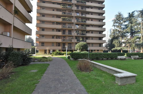 Foto 37 - Appartamento con 3 camere da letto a Milano con giardino