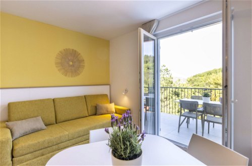 Foto 13 - Appartamento a Pirano con piscina e giardino