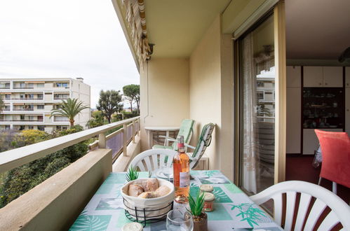 Foto 17 - Apartamento en Cagnes-sur-Mer con jardín y vistas al mar