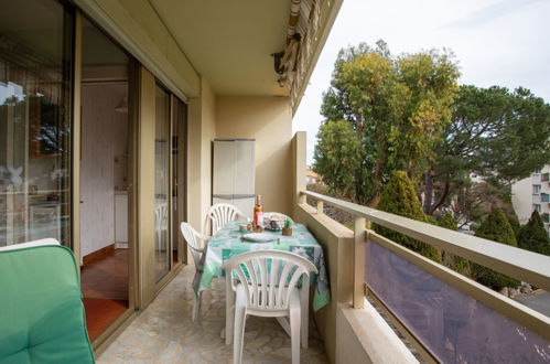 Photo 21 - Apartment in Cagnes-sur-Mer with garden and sea view