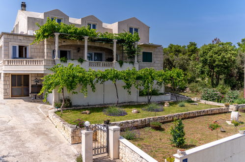 Photo 29 - Maison de 3 chambres à Selca avec piscine privée et vues à la mer