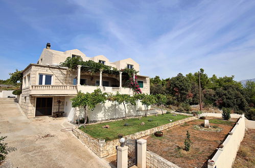 Photo 20 - Maison de 3 chambres à Selca avec piscine privée et terrasse