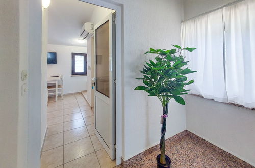 Photo 7 - Apartment in Baška with garden