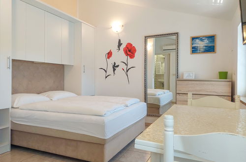 Photo 4 - Apartment in Baška with garden