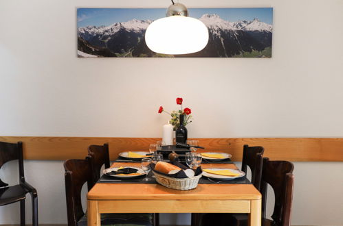 Photo 8 - 2 bedroom Apartment in Davos with garden and mountain view