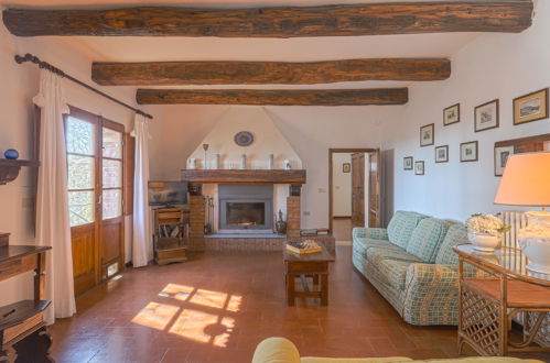 Photo 5 - 2 bedroom Apartment in Castellina in Chianti with swimming pool and garden