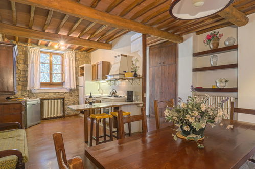 Photo 4 - 2 bedroom Apartment in Castellina in Chianti with swimming pool and garden