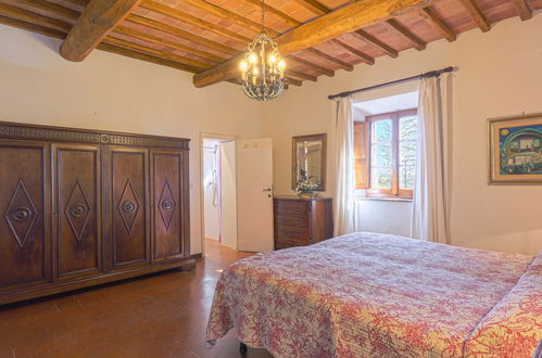 Photo 13 - 2 bedroom Apartment in Castellina in Chianti with swimming pool and garden