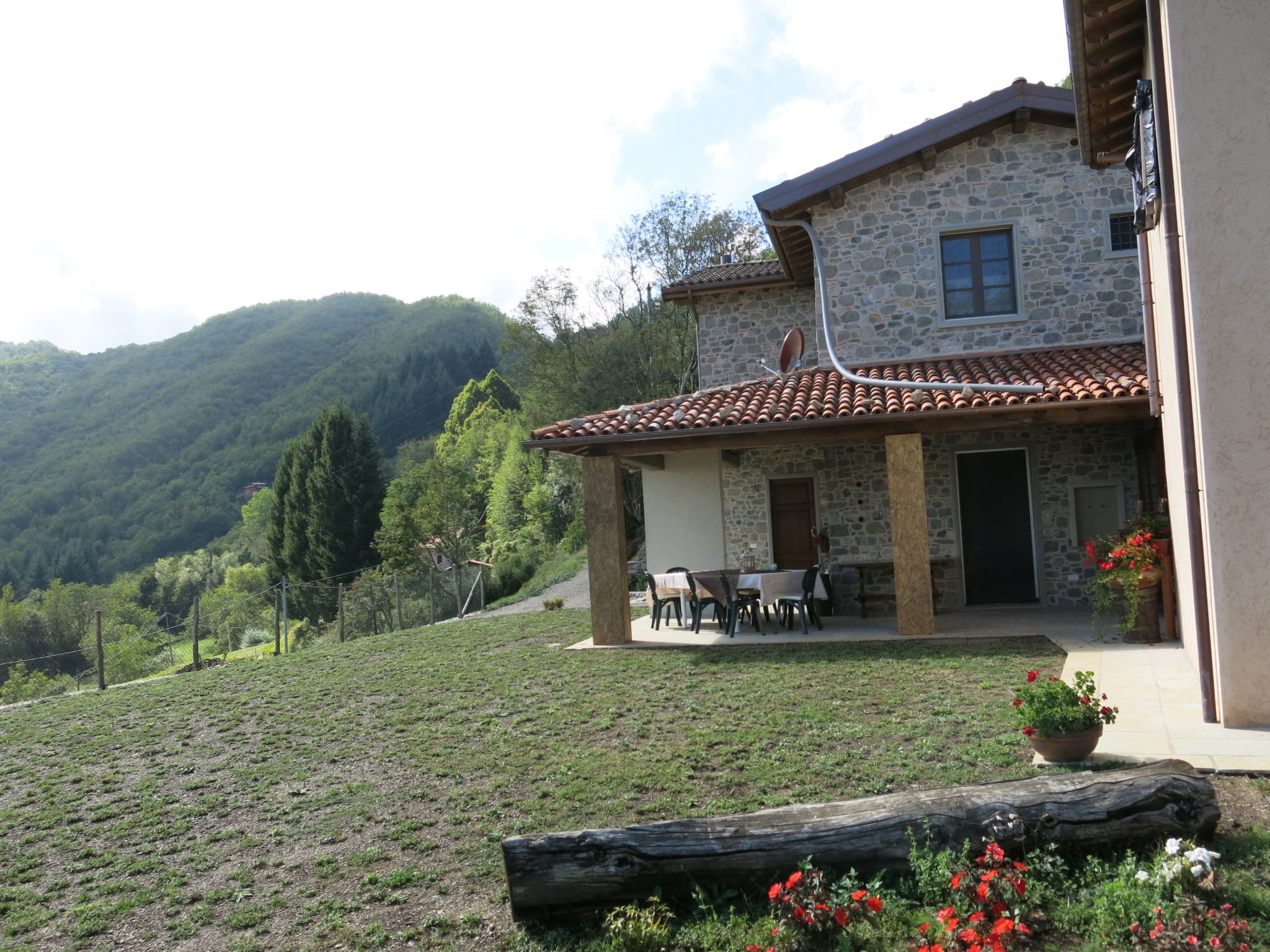 Foto 6 - Casa de 4 quartos em Molazzana com piscina e jardim