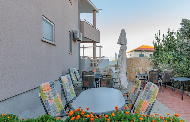 Apartamento de 2 quartos em Nin com piscina e jardim - Foto 24