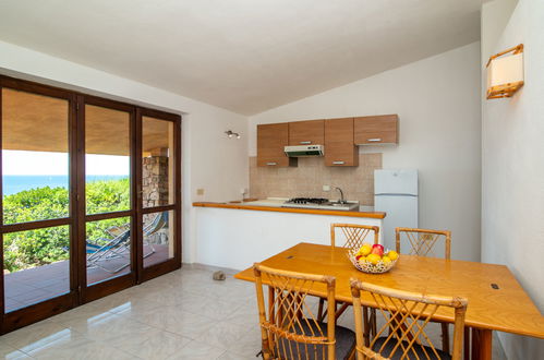 Photo 6 - Maison de 1 chambre à Trinità d'Agultu e Vignola avec jardin et terrasse