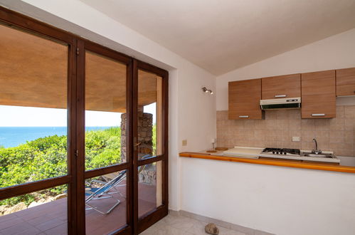 Photo 10 - Maison de 1 chambre à Trinità d'Agultu e Vignola avec jardin et terrasse