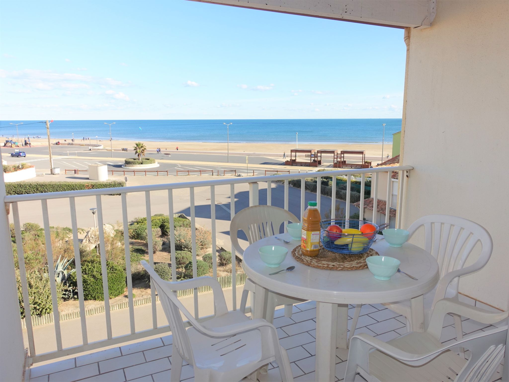 Foto 1 - Apartamento de 1 habitación en Narbonne con vistas al mar