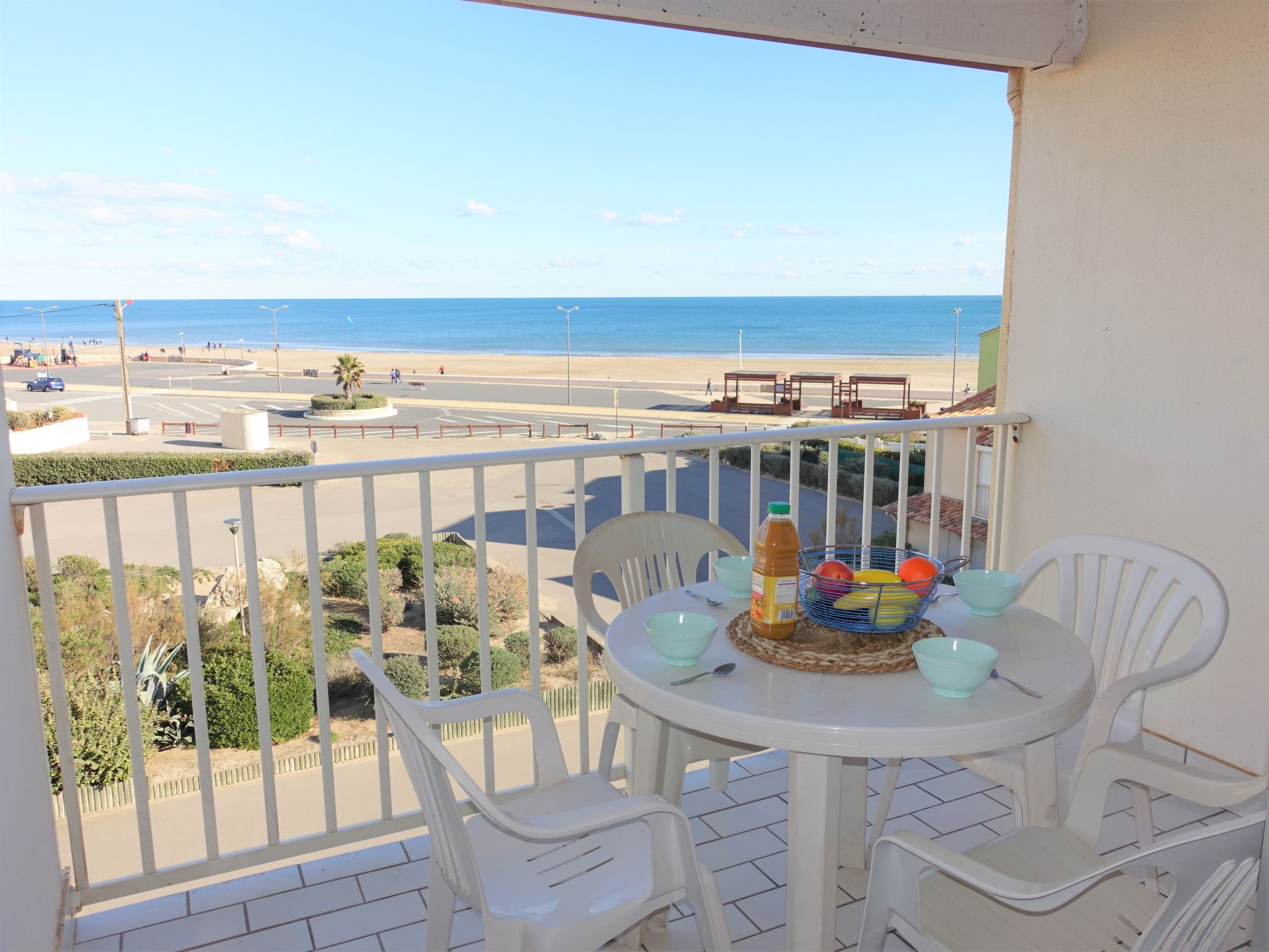 Photo 1 - 1 bedroom Apartment in Narbonne with sea view