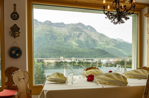 Foto 17 - Appartamento con 2 camere da letto a Sankt Moritz con terrazza e vista sulle montagne