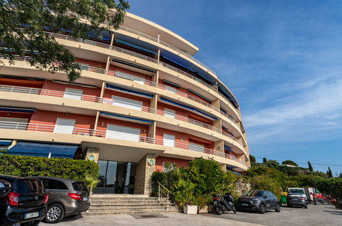 Photo 19 - Appartement de 2 chambres à Le Lavandou avec vues à la mer