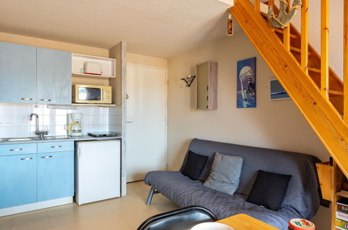Foto 10 - Apartamento de 1 quarto em Vaux-sur-Mer com piscina privada e vistas do mar